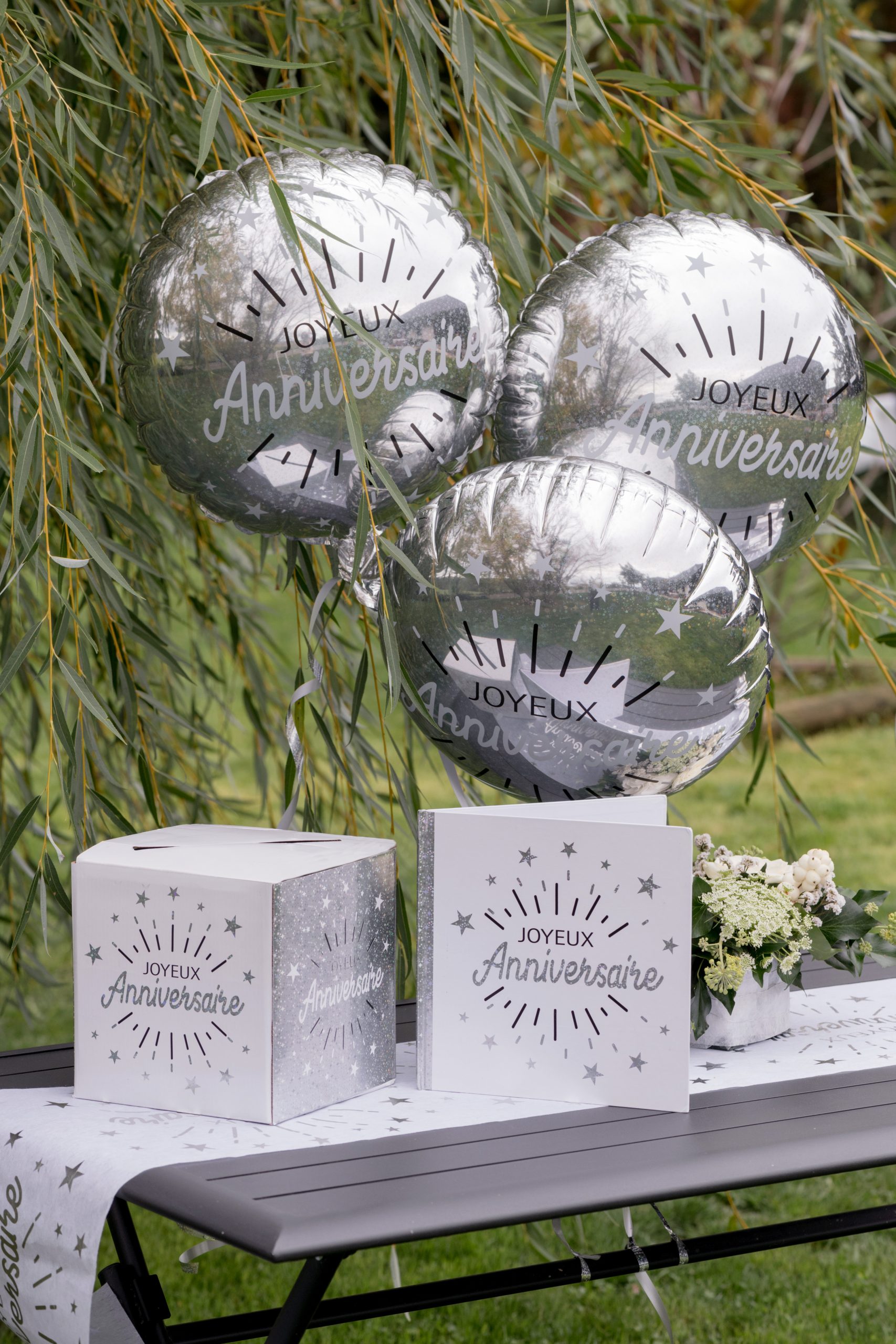 TIRELIRE ANNIVERSAIRE ETINCELANT ARGENT 20X20X20CM – Image 3