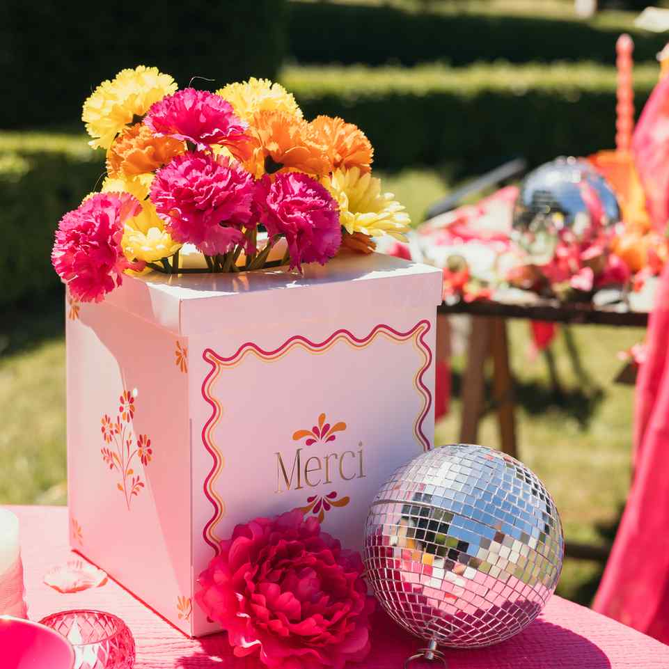 BOUQUET DE 6 ŒILLETS JAUNE – Image 2